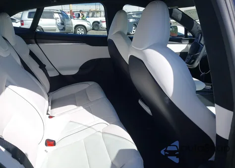 2022 Tesla Model S Plaid Tri Motor All-Wheel Drive z USA, uszkodzony, nr VIN 5YJSA1E67NF474030